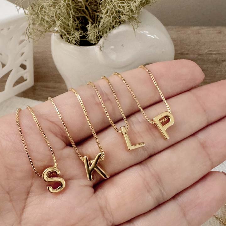 Cadena letra inicial