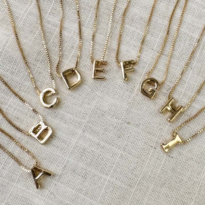 Cadena letra inicial