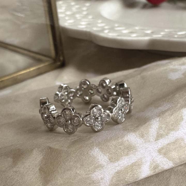 Anillo florecitas de luz silver