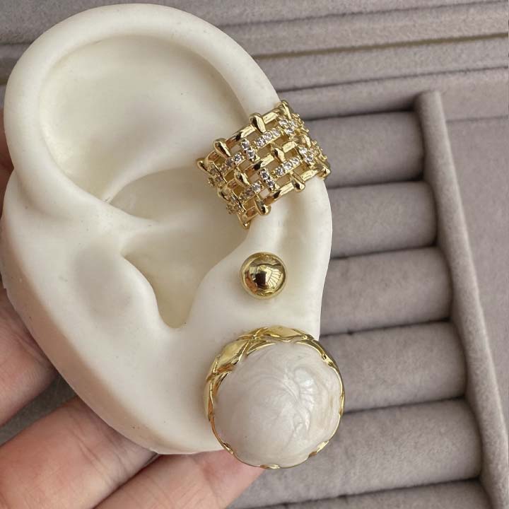 Ear cuff muralla