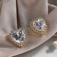 Arete lleno de amor blanco