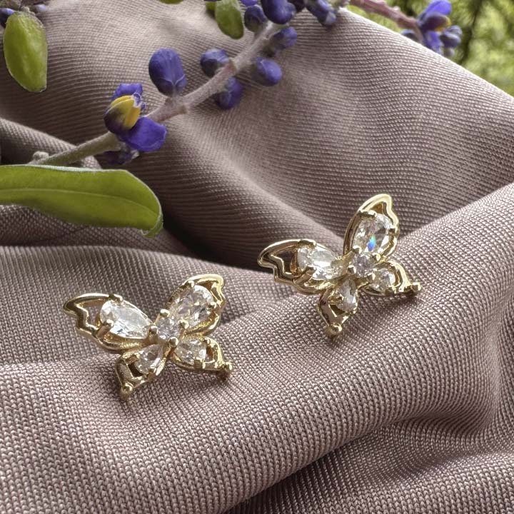 Arete Mariposa blanca