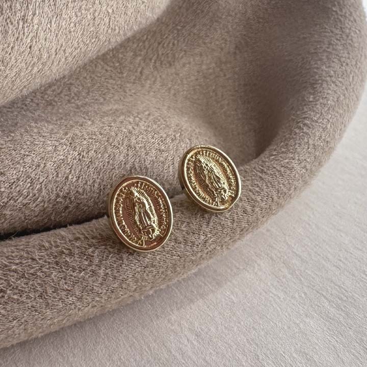 Arete medallita virgencita