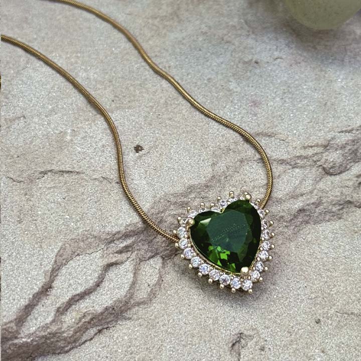 Cadena lleno de amor esmeralda