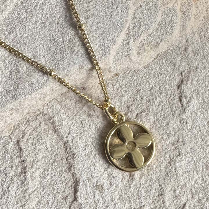 Cadena suerte dorada