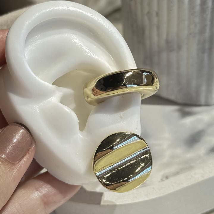 Ear cuff dominica