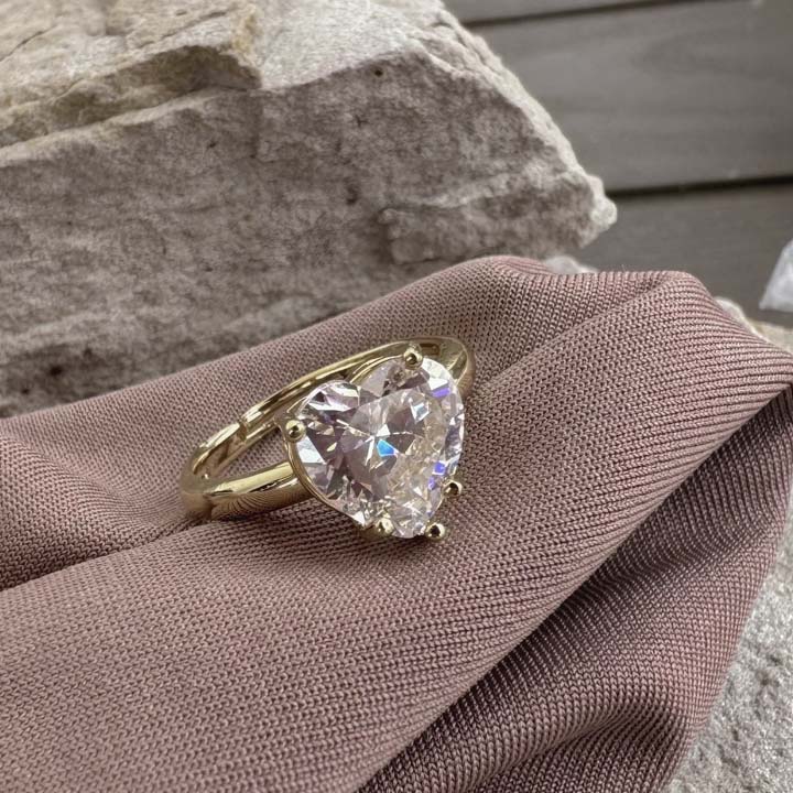 Anillo love diamante blanco.