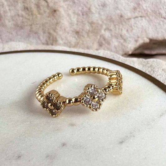 Anillo flores blancas