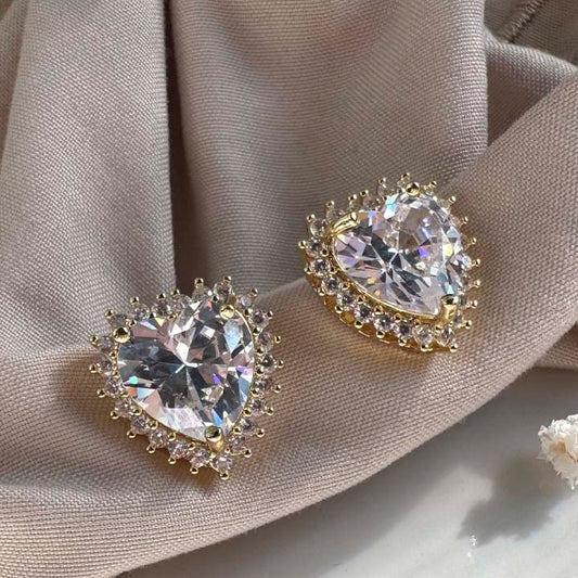 Arete lleno de amor blanco