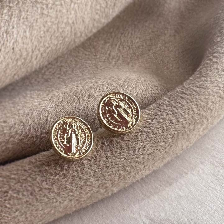 Arete medallita san benito