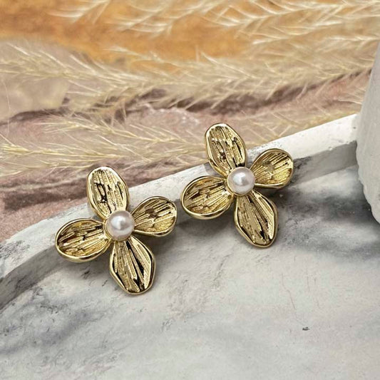Arete perlita en flor