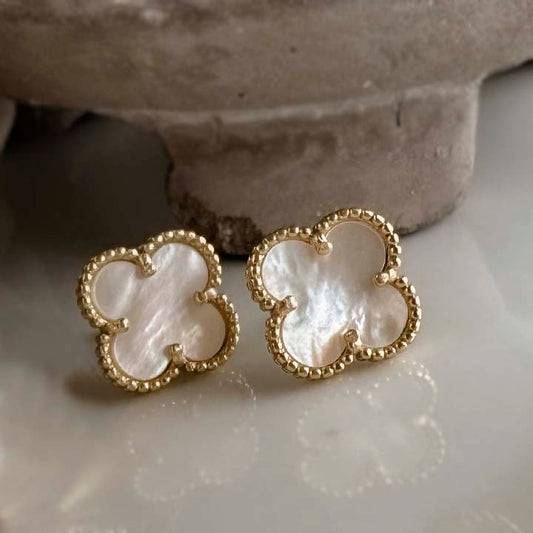 Arete trébol blanco