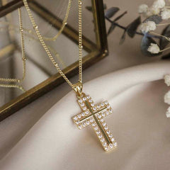Cadena Cruz diamantes