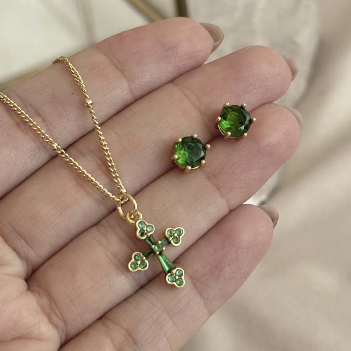 Cadena Cruz de luz esmeralda