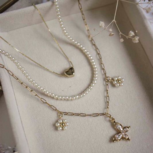 Collar Mariposa florecida