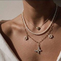 Collar Mariposa florecida