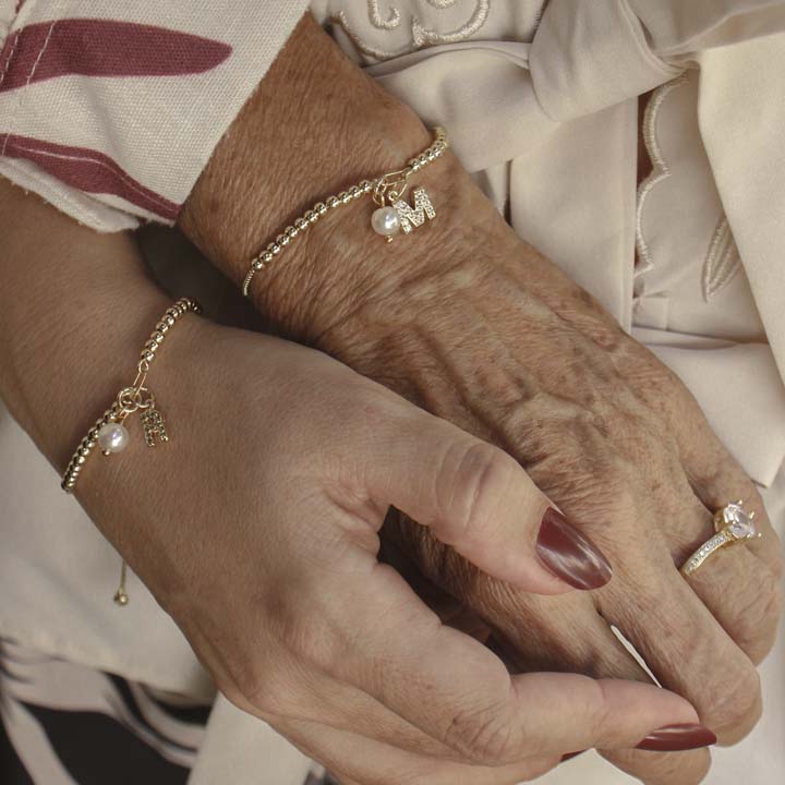 Pulsera inicial perla